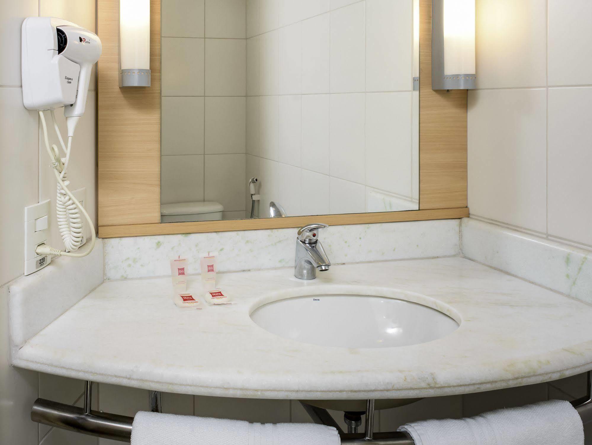 Ibis Belem Aeroporto Hotel Екстериор снимка